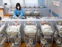 육아 근로자 보험료 부담 완화…4월 '저출산 극복 지원 3종 세트' 시행